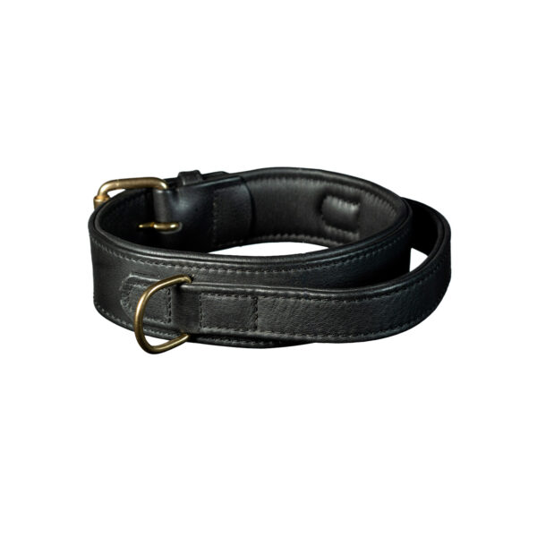 Collare alto con maniglia in pelle nera