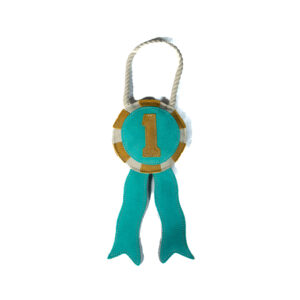 Gioco in camoscio e corda, a forma di coccarda